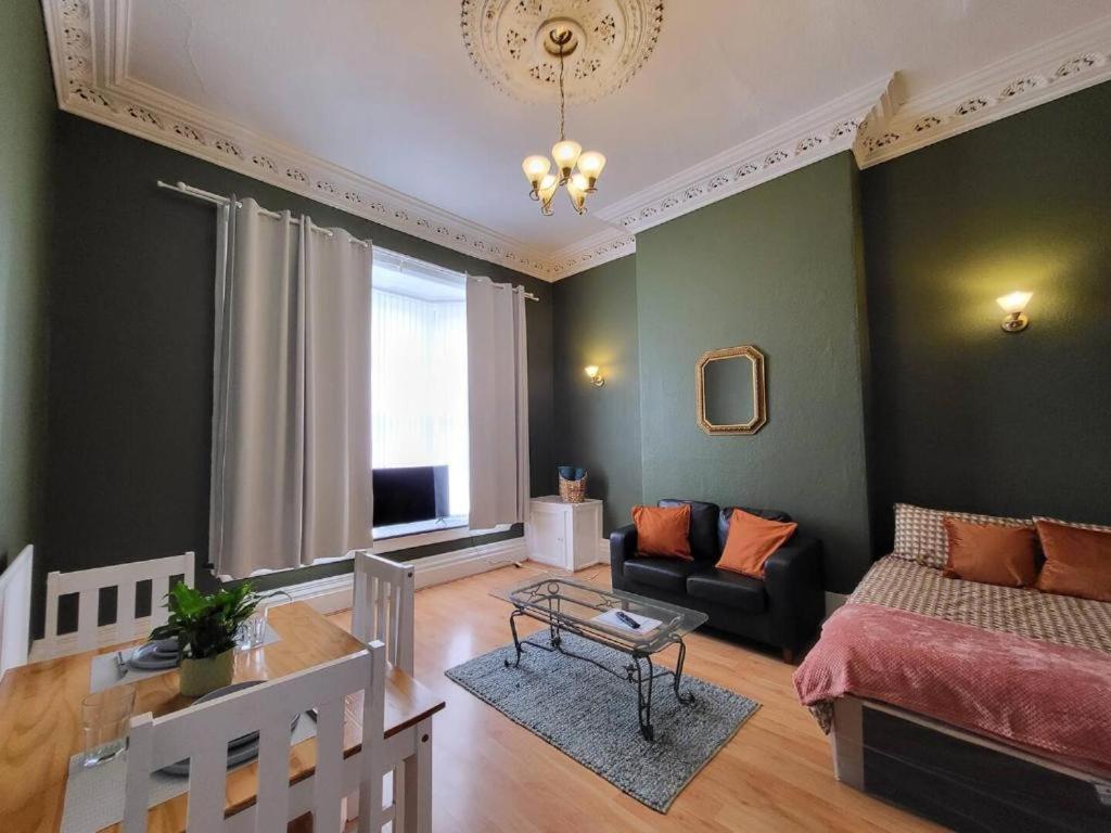 Digbeth City Centre Apartment Sleeps 12 Opposite Coach Station Birmingham Ngoại thất bức ảnh